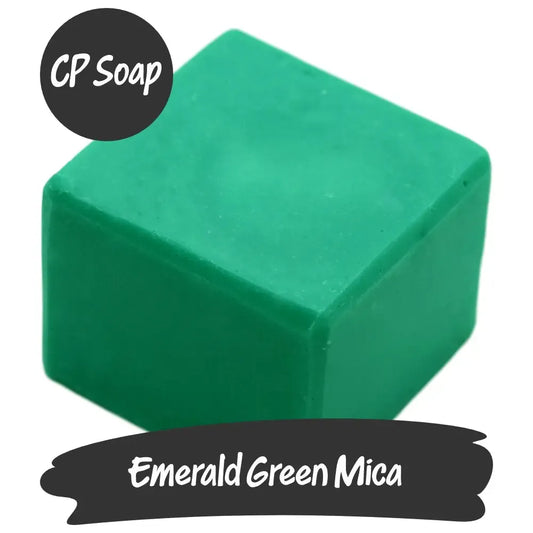 Vibrant emerald green mica used in CP soap, showcasing a minty aquamarine color for luminous creations.